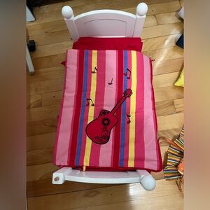 Maplelea doll bed including 2 bedding sets.